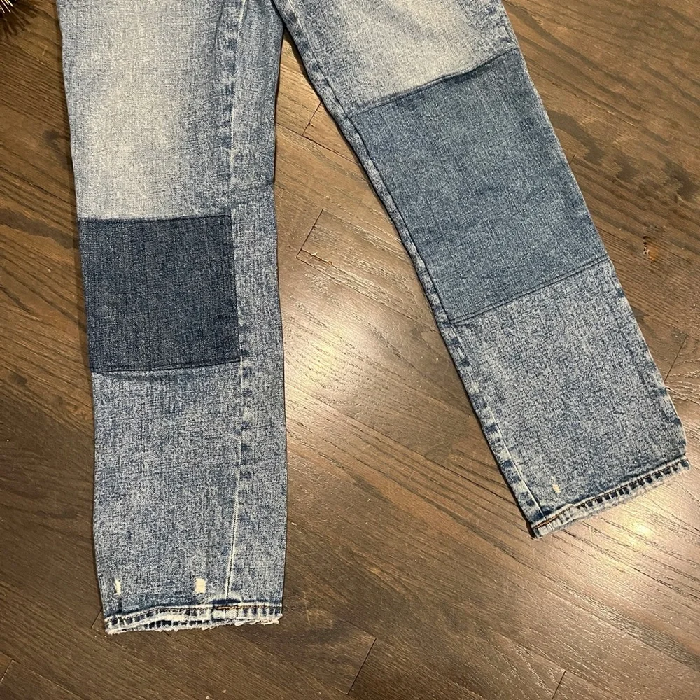 Abercrombie & Fitch Patchwork Denim
The Ankle Straight Ultra High Rise Size 26/2 - Picture 4 of 7